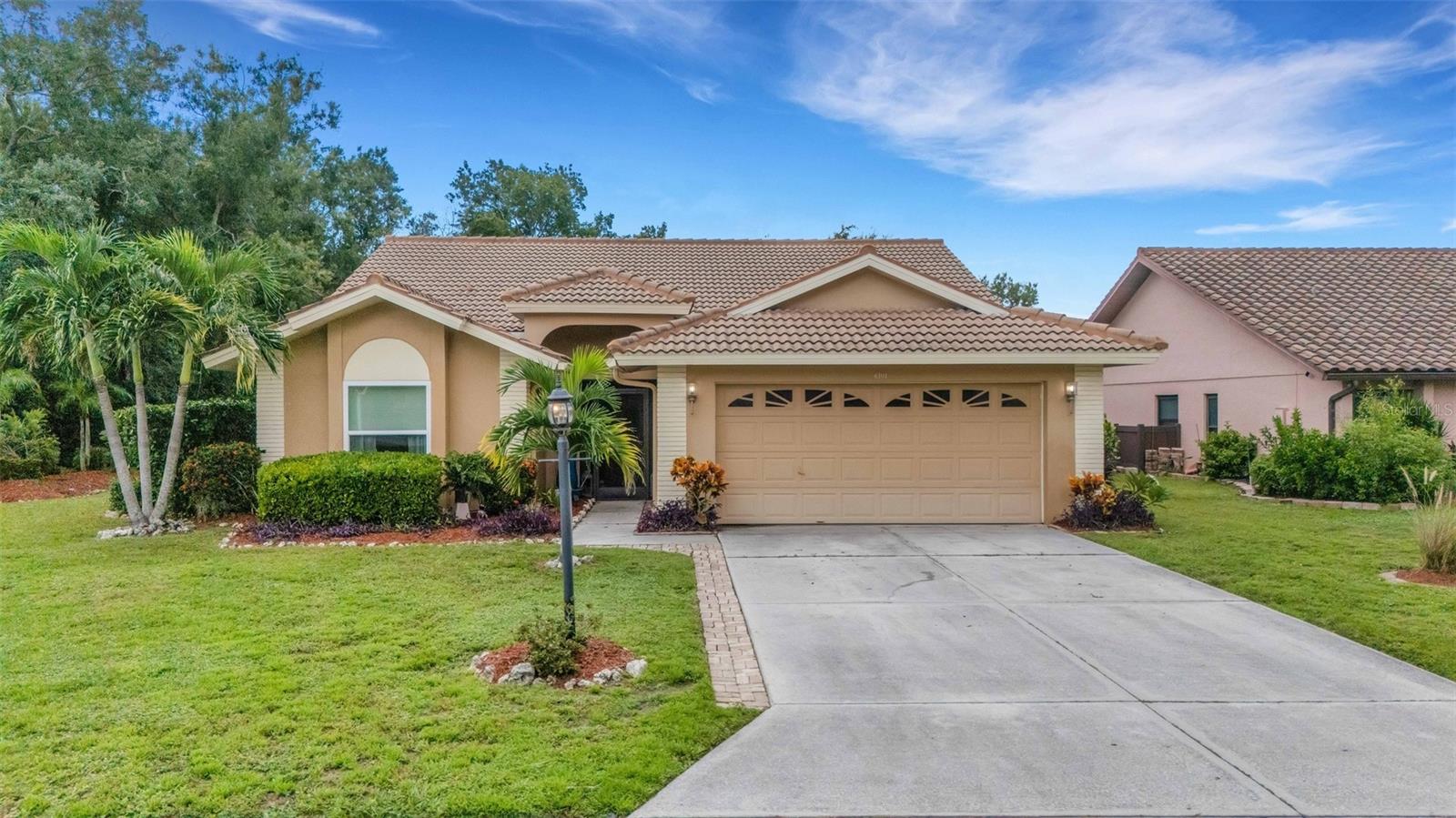 6104 Nicole Dr photo 1