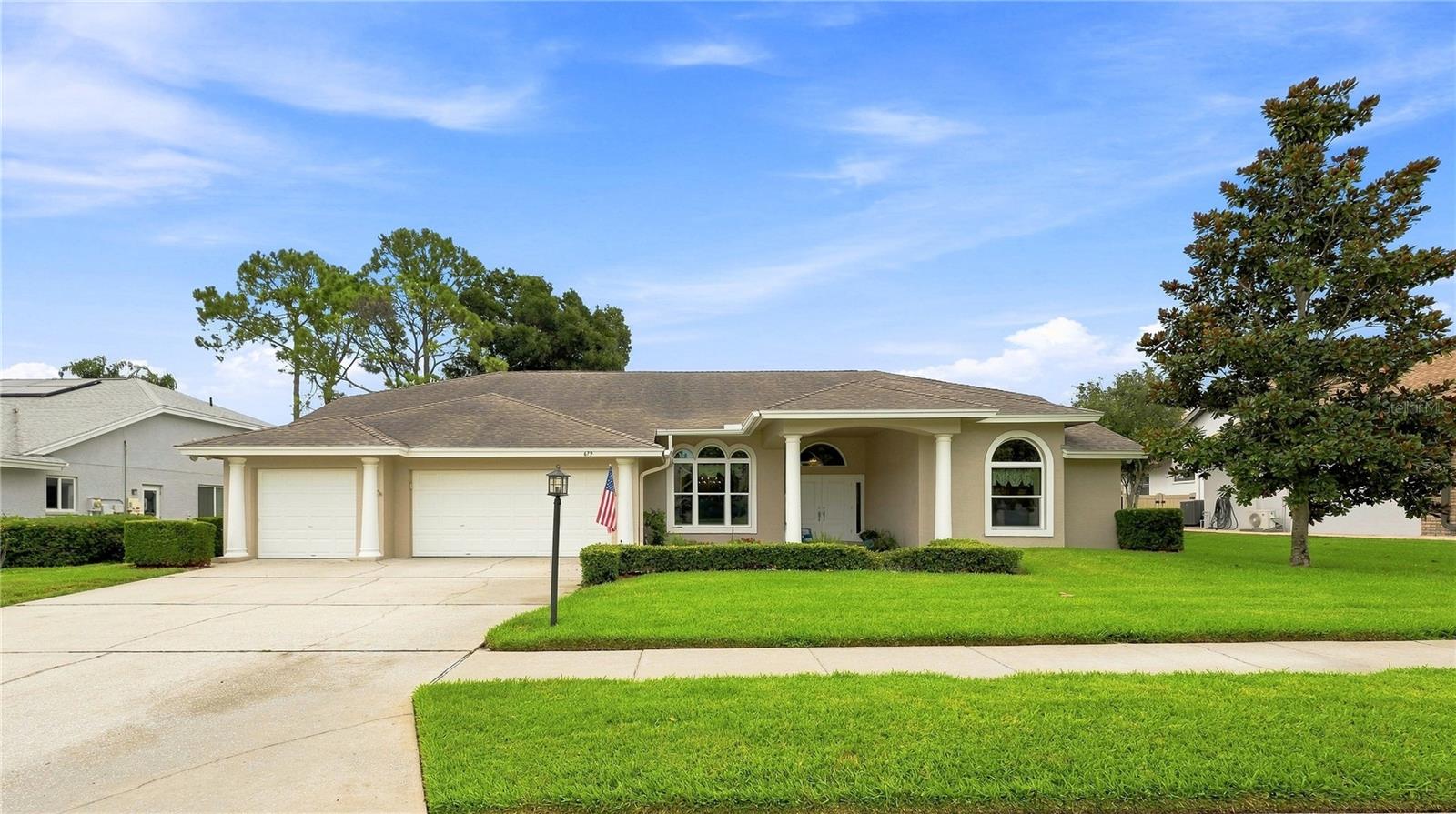 679 Litchfield Ln