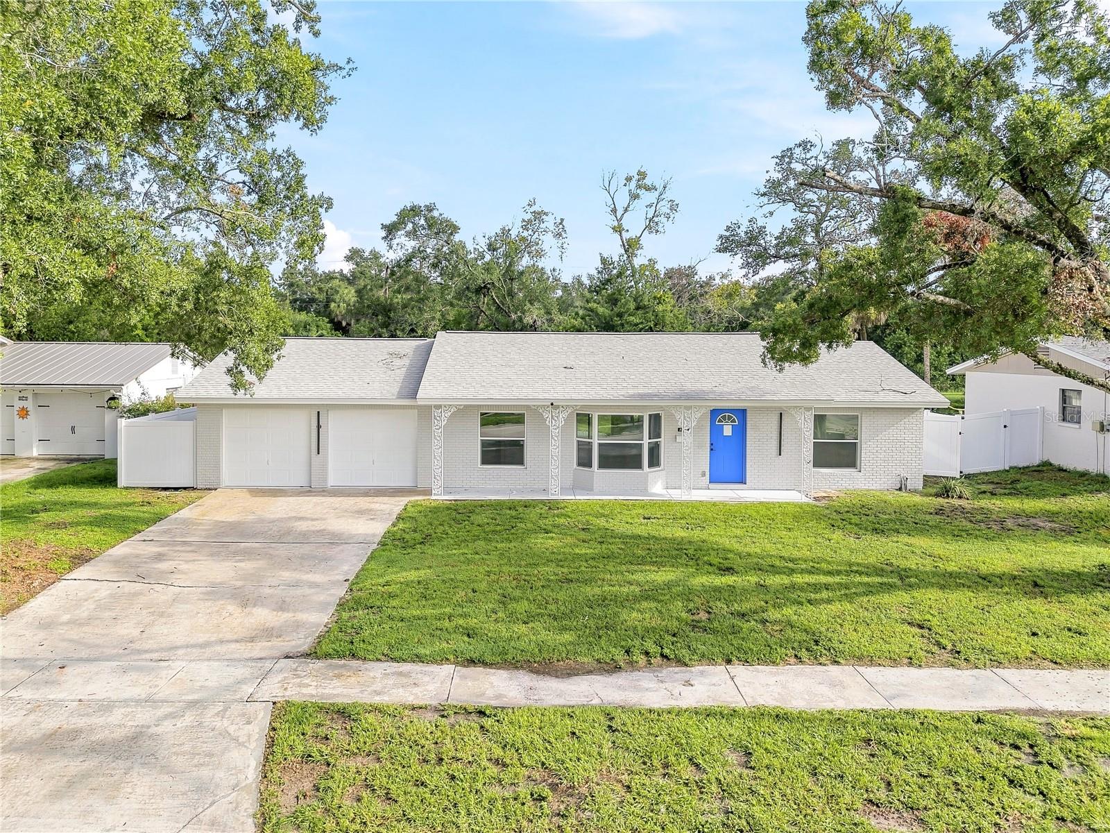 8011 Fountain Ave