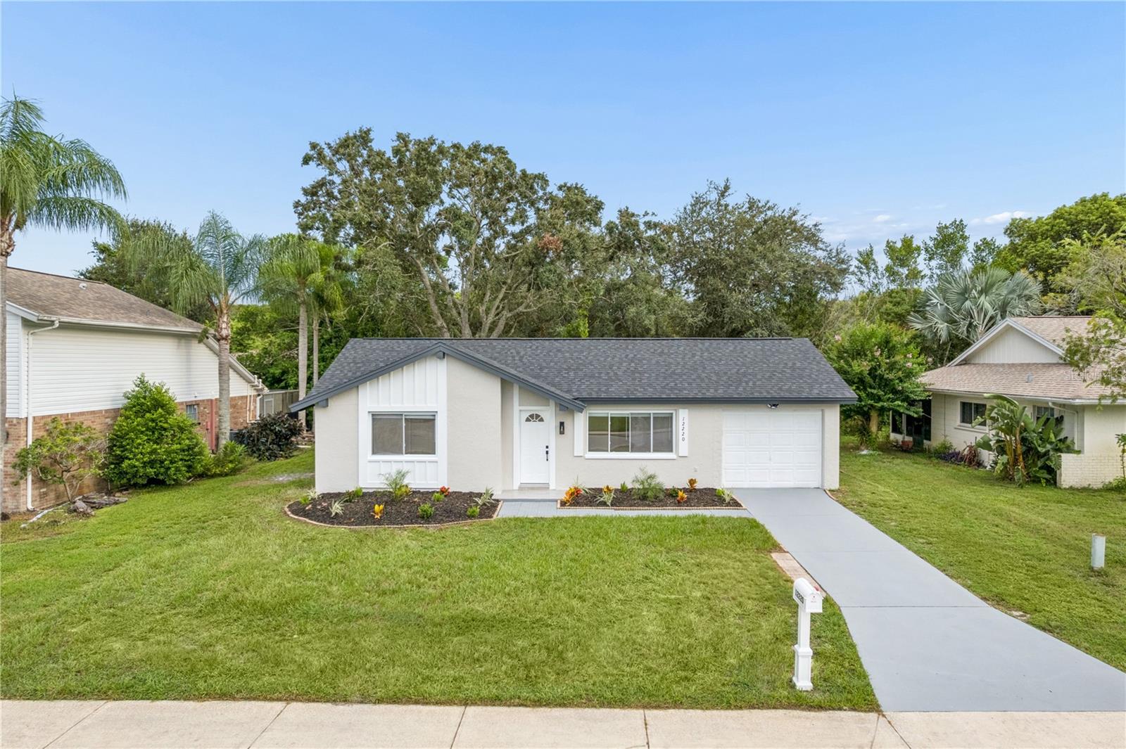 12220 Meadowbrook Ln photo 1