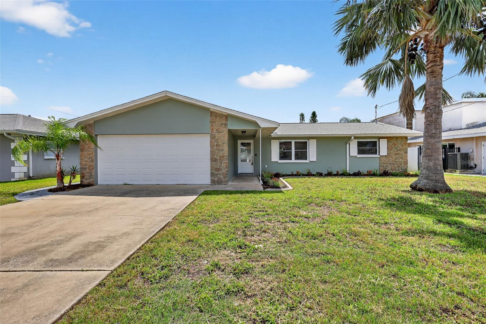 2175 Edythe Dr