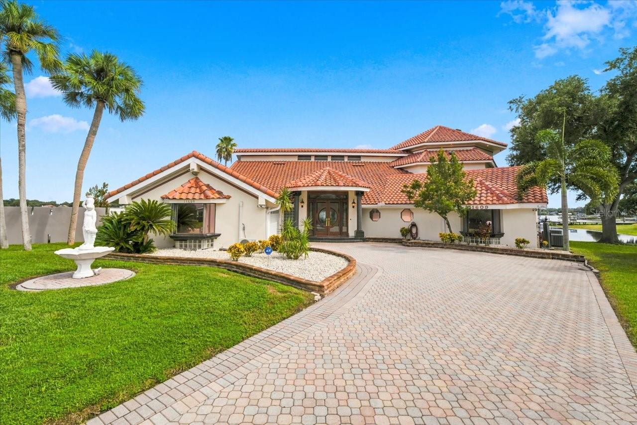 11609 Carrollwood Dr