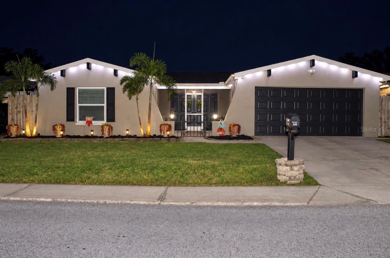 8246 Penwood Dr