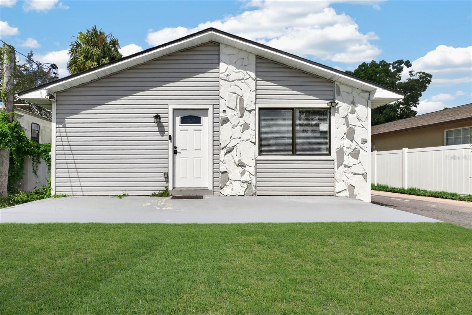 8114 N Edison Ave