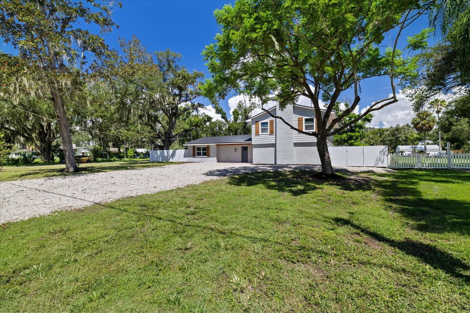 11002 Riverview Dr