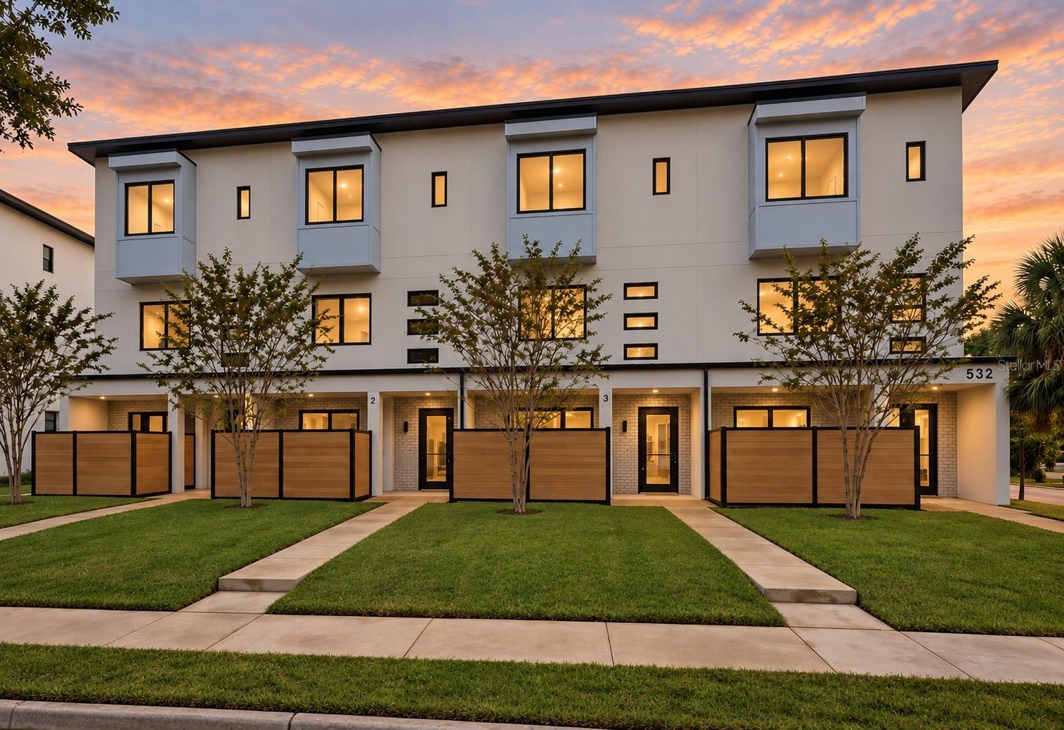 532 W Plaza Pl #3