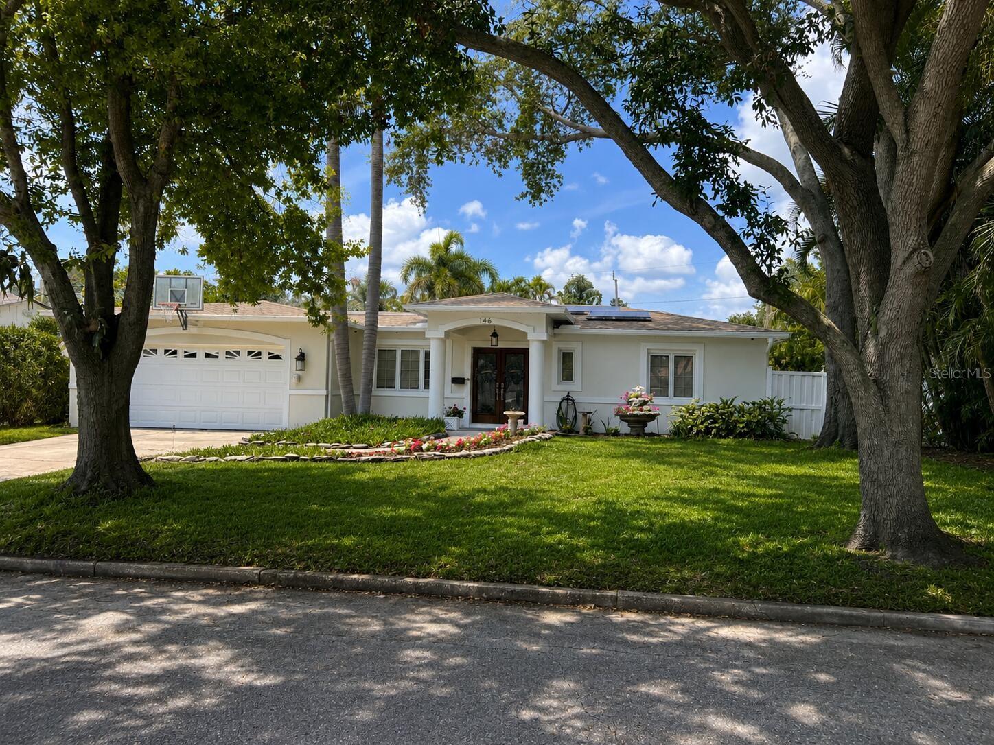 146 Giralda Blvd NE