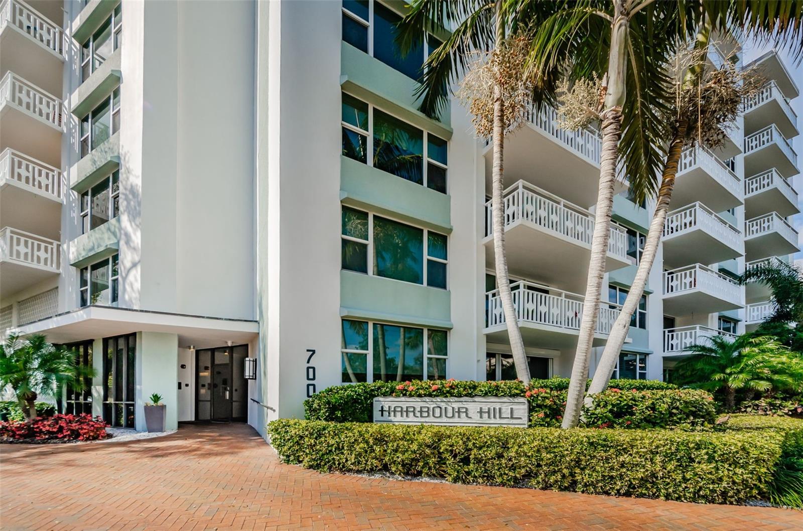 700 Beach Dr NE #308