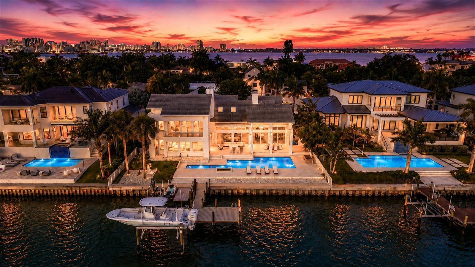 216 Bird Key Dr photo 1