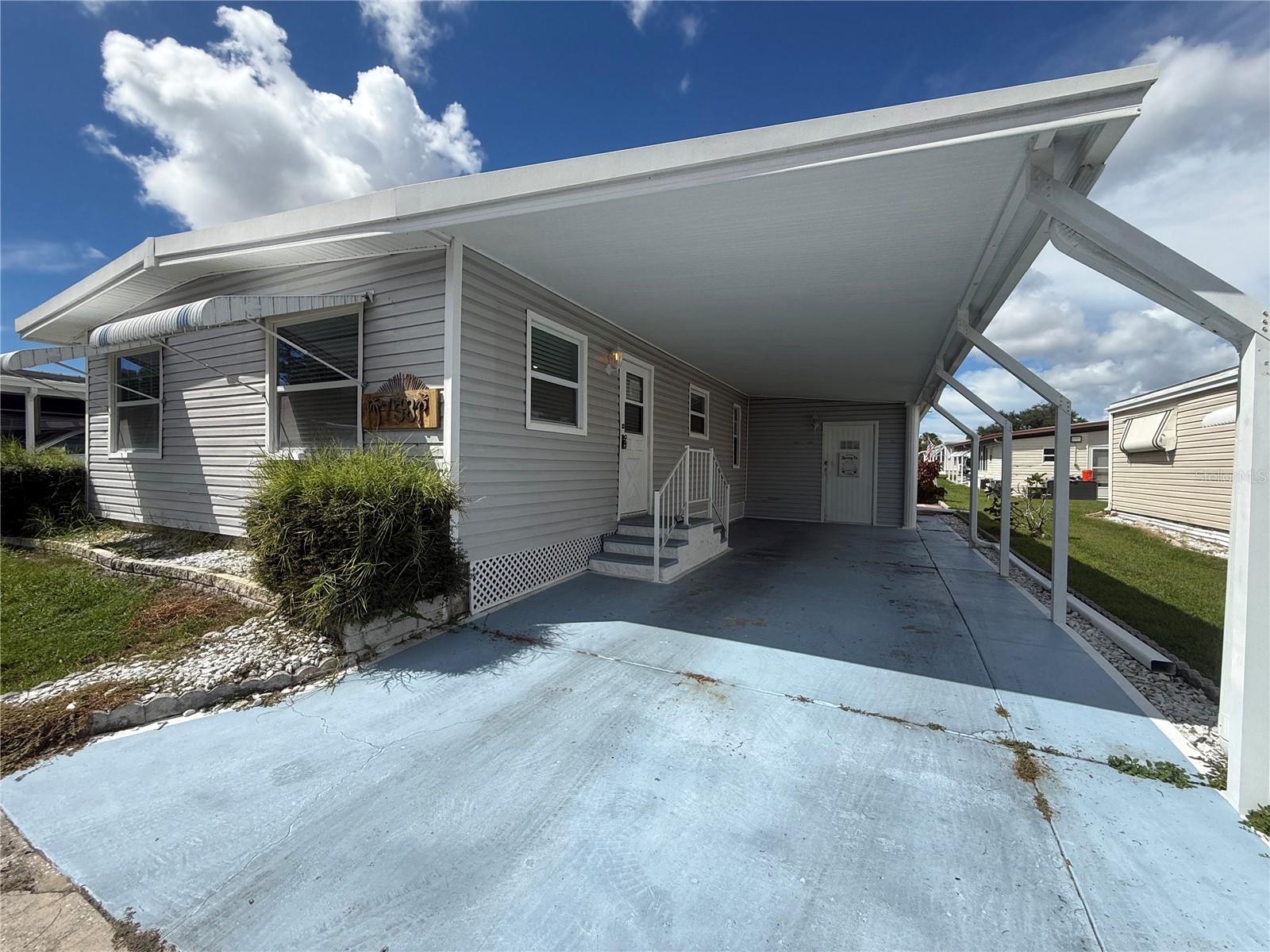 758 Royal Palm Cir