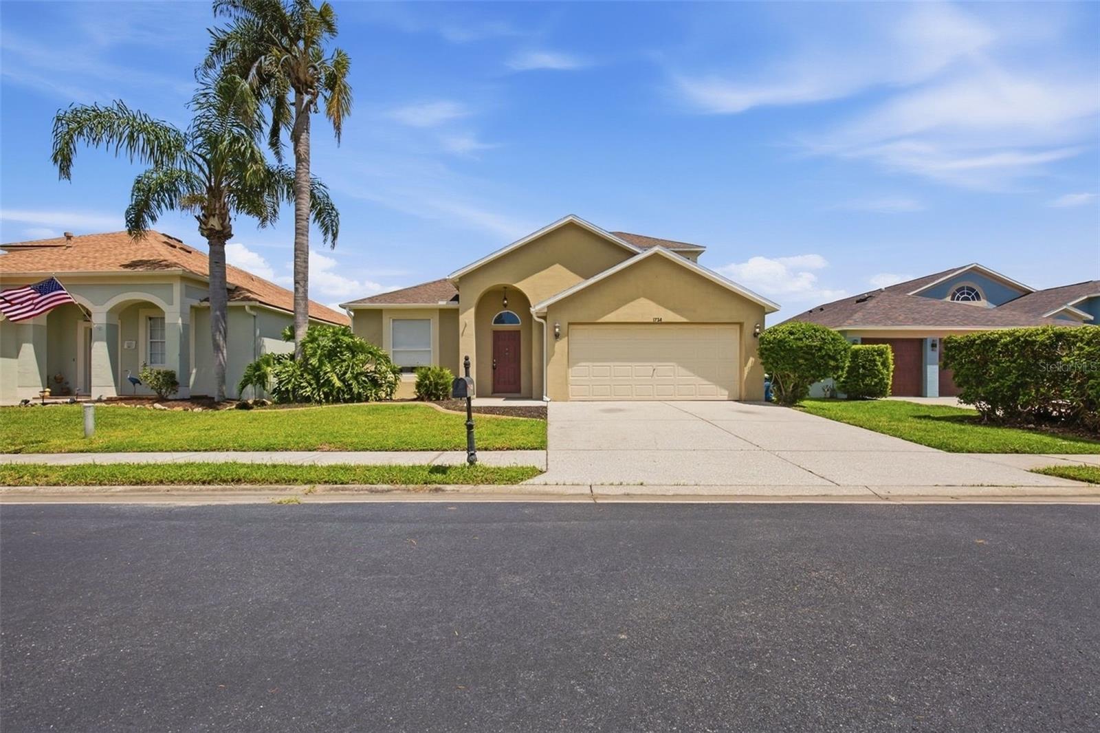1734 Lady Palm CT photo 1
