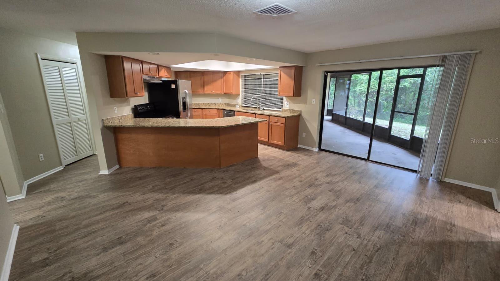 1381 Forest Lawn CT