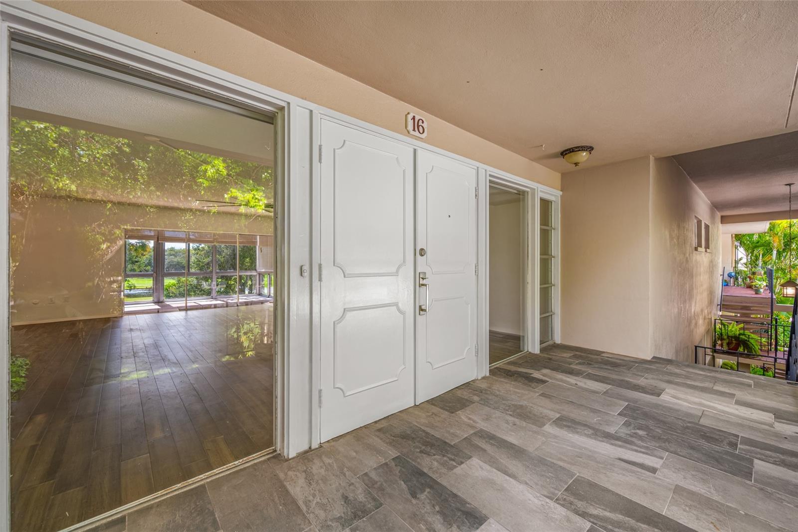 16 Country Club Dr #16