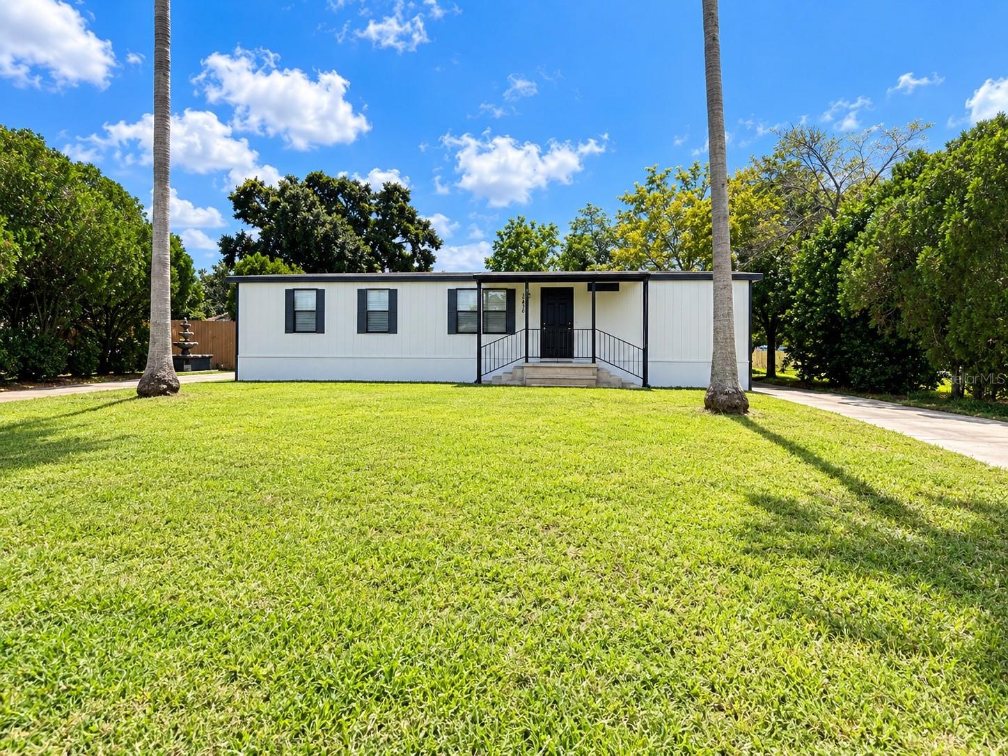 4808 Rollinglen Loop W photo 1