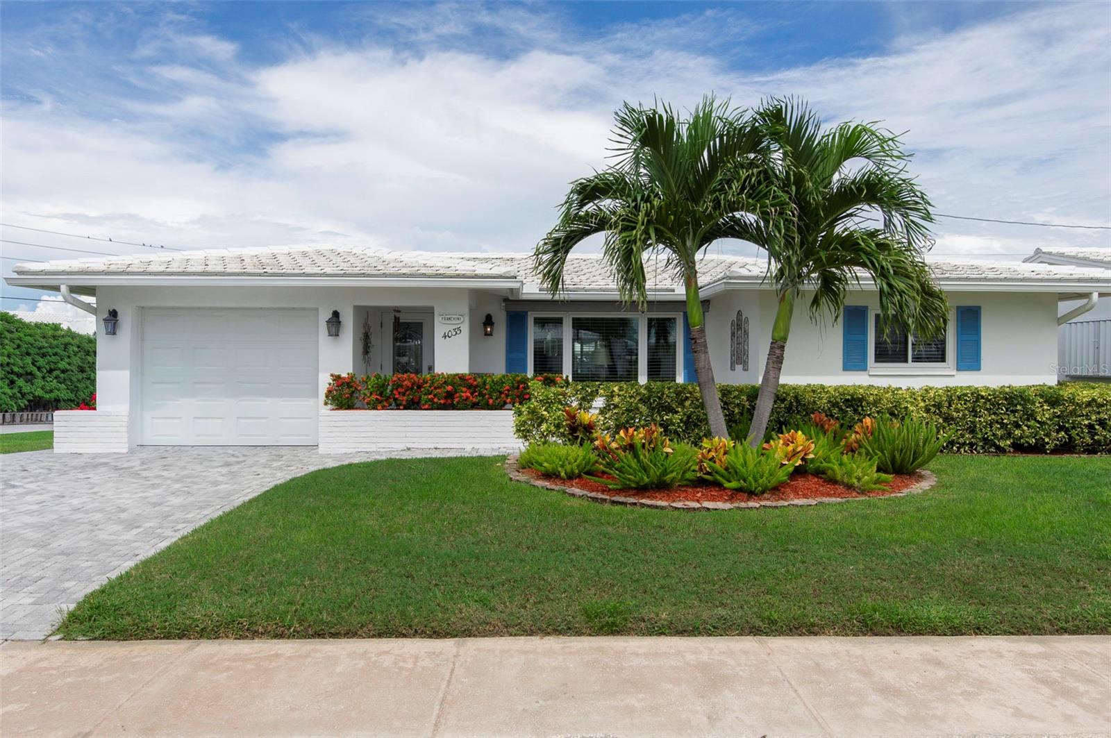 4035 Mainlands Blvd N photo 1