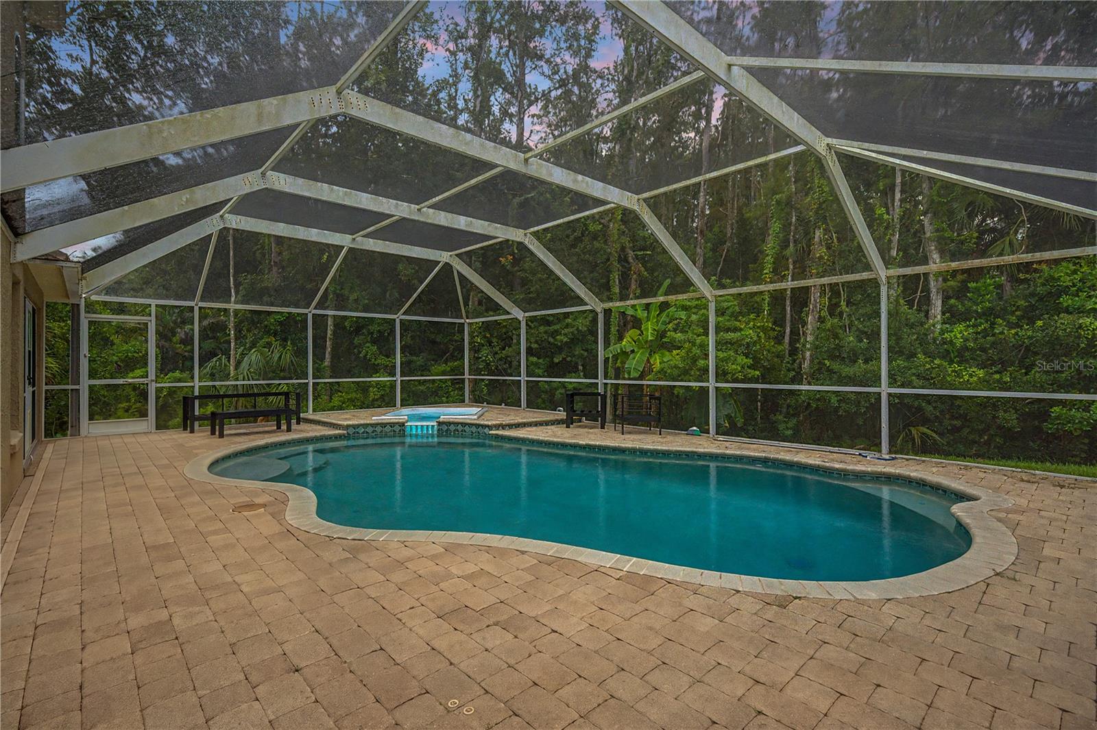 212 Arbor Woods Cir