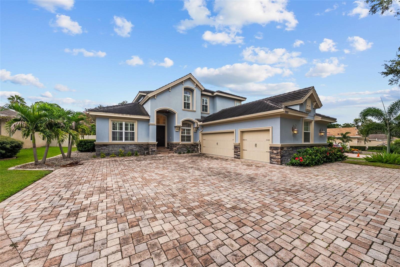2689 Waters Edge CT