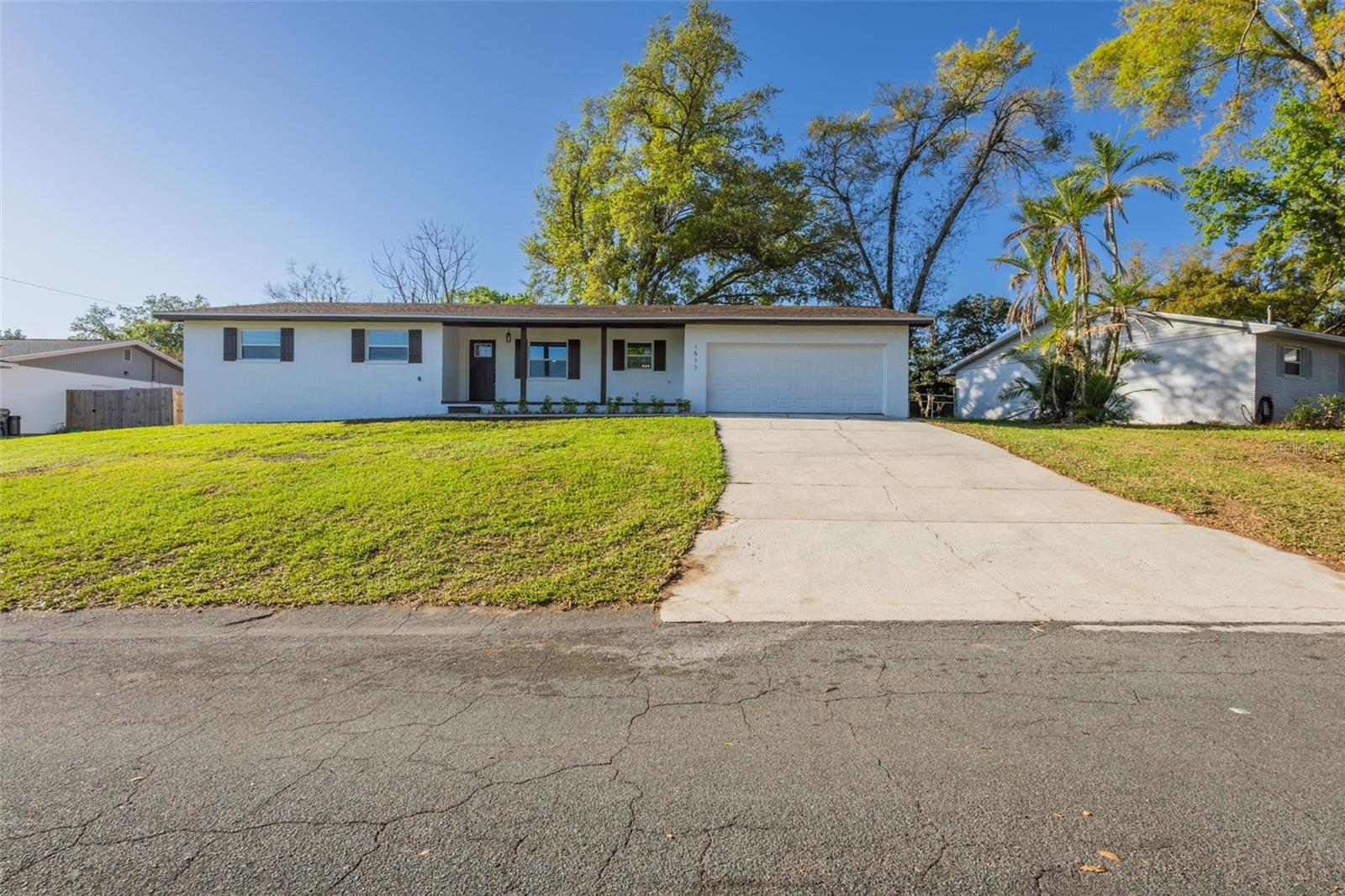 1517 Hallam CT N photo 1