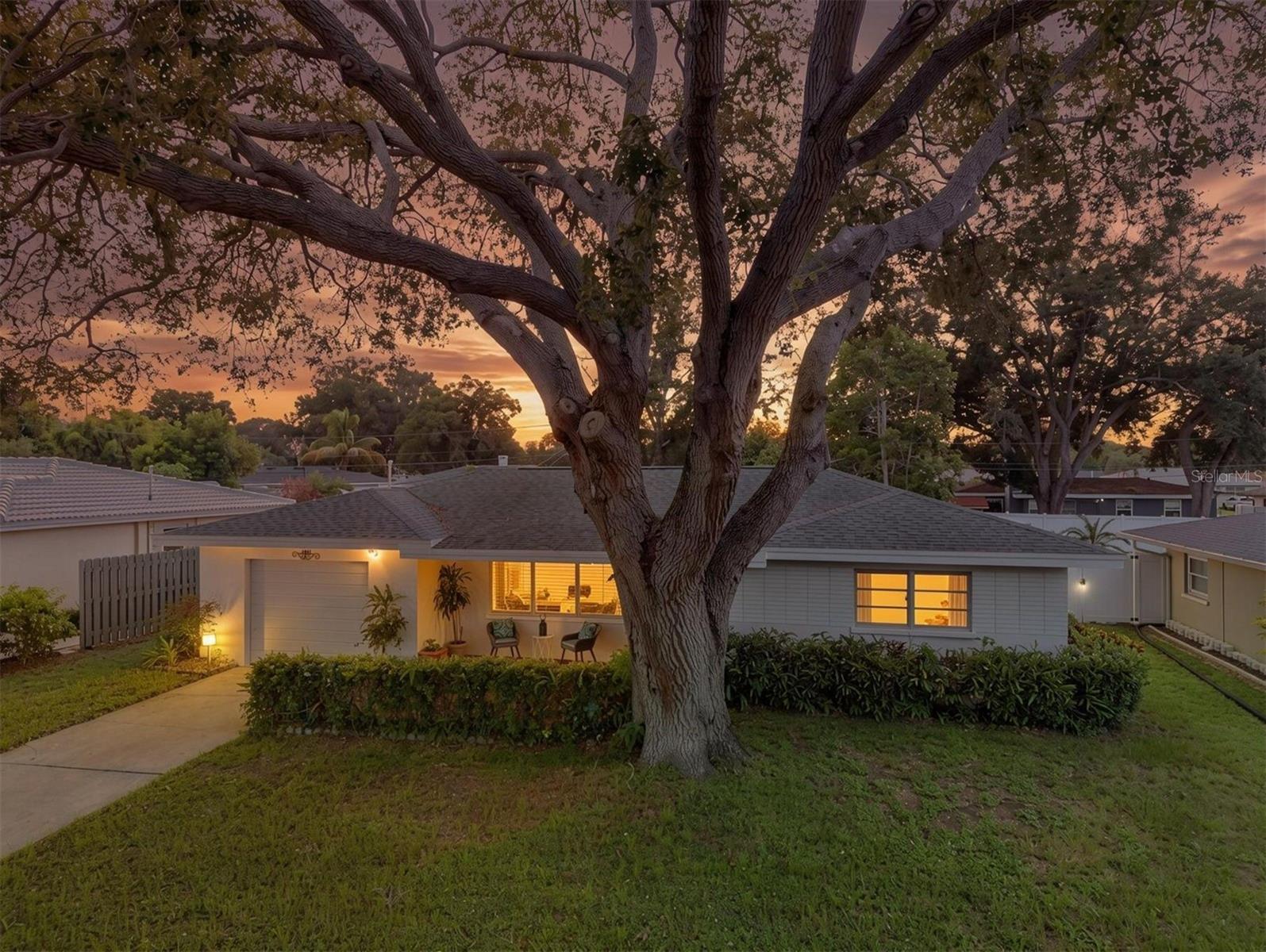 1441 Satsuma St photo 1