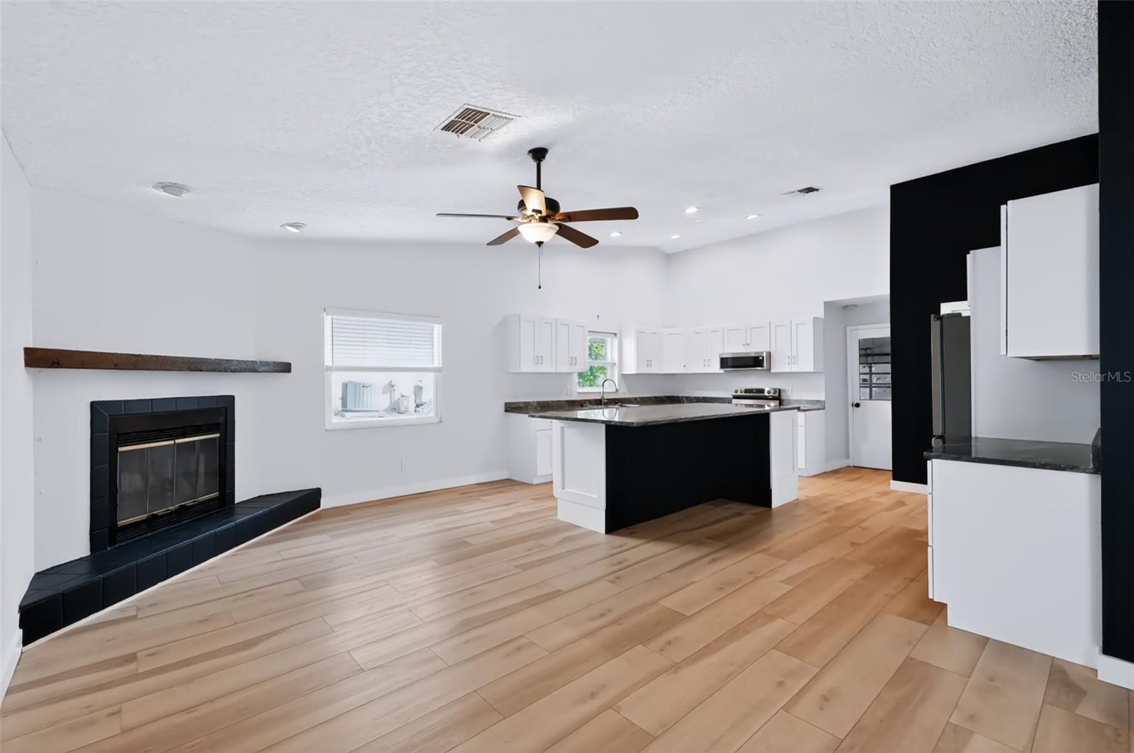 1035 Anclote Dr