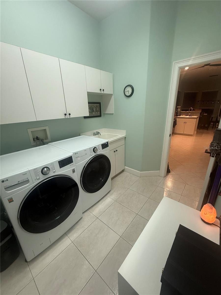 9140 Alexandria Dr