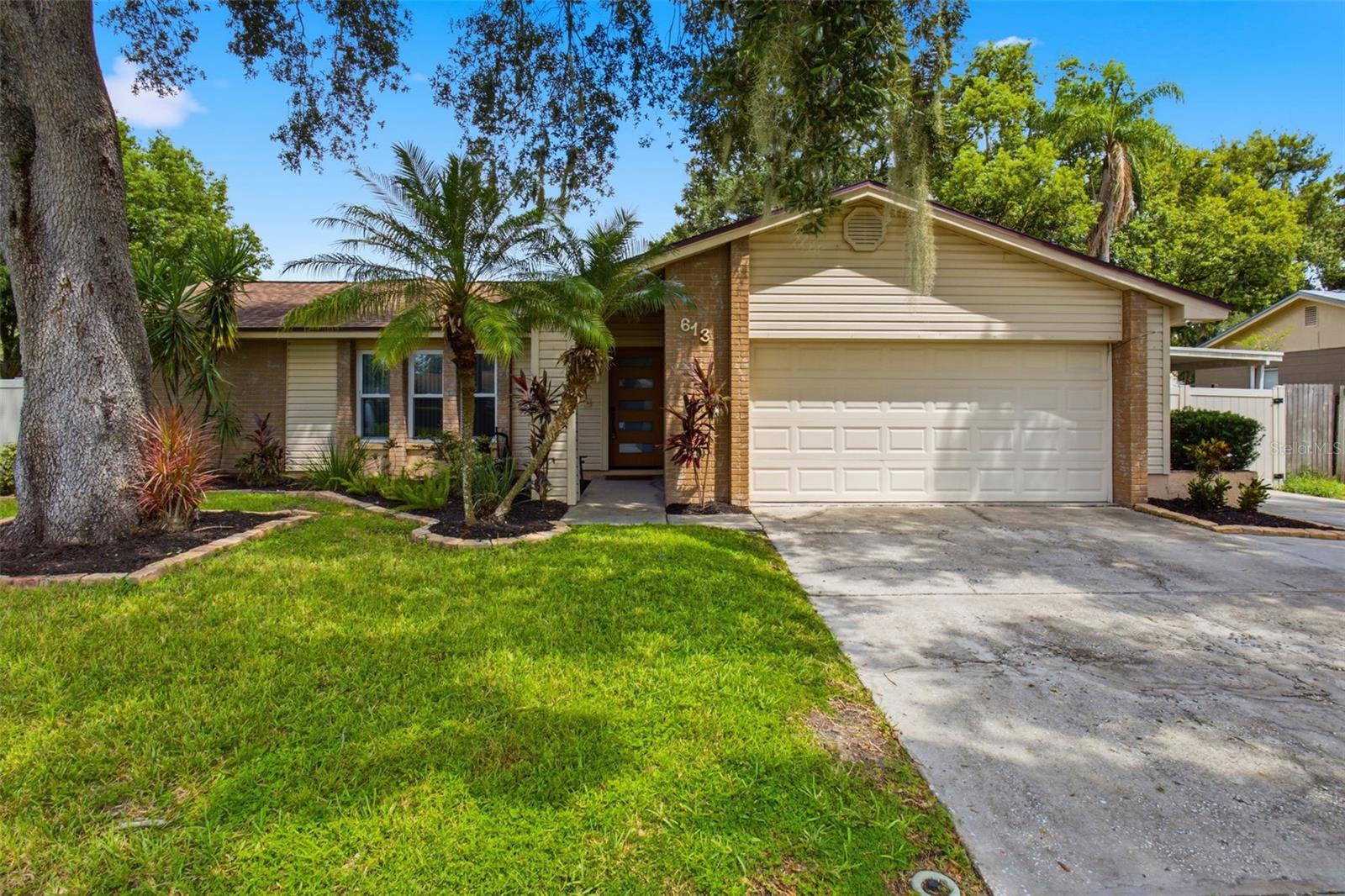613 Pine Forest Dr