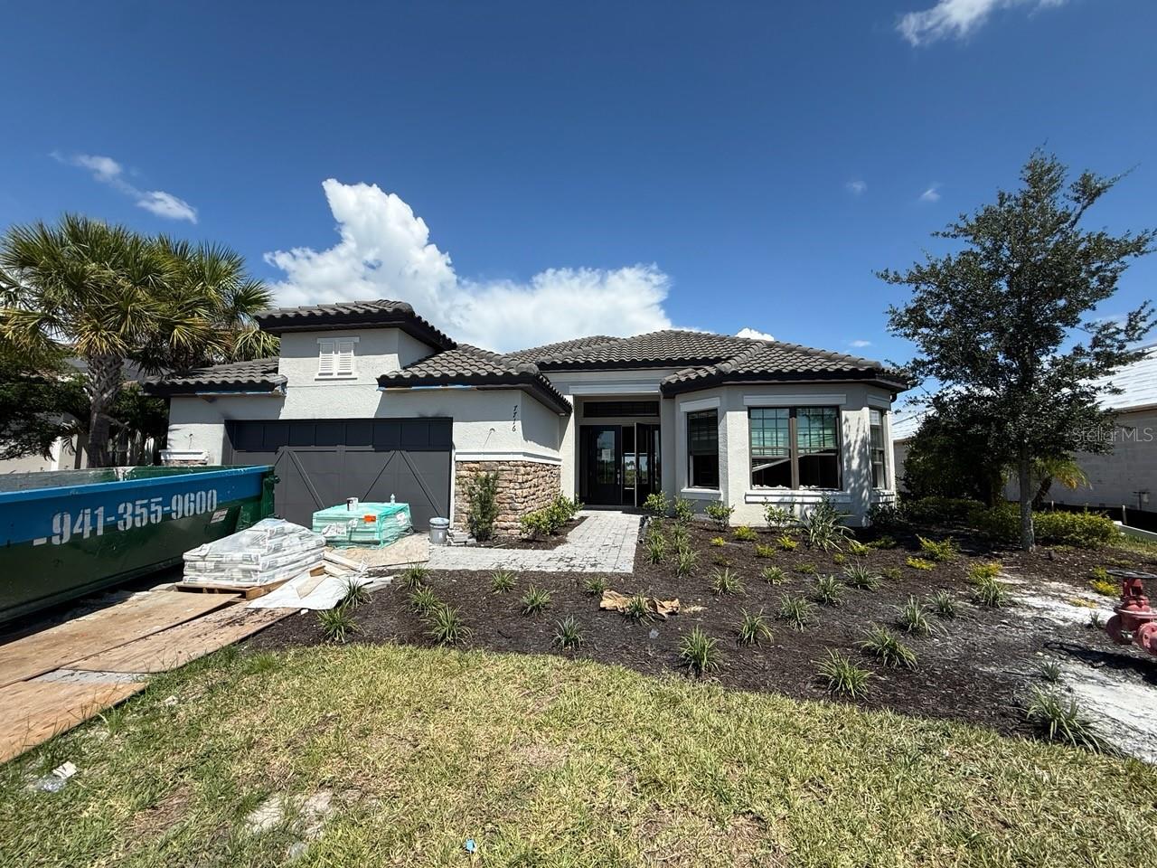 7716 Moonbeam Ave