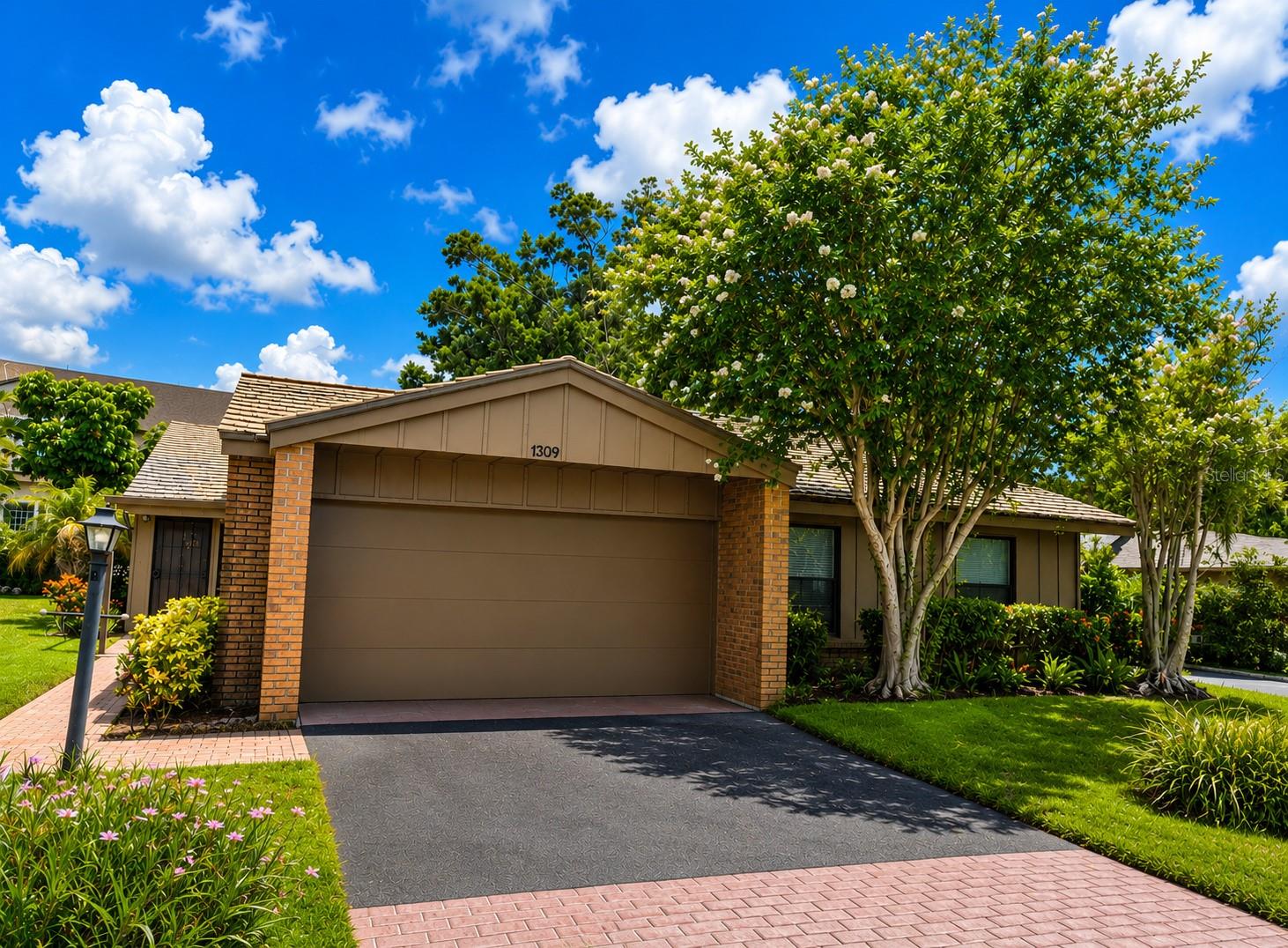 1309 Water Oak Way N photo 1