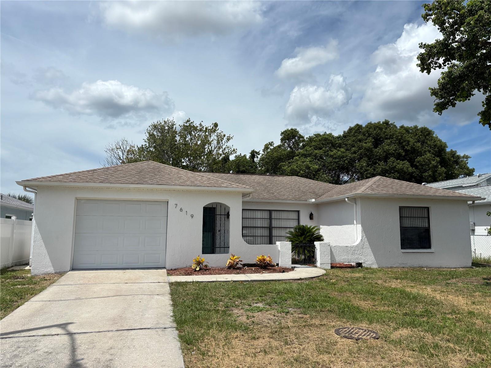 7619 Vienna Ln photo 1