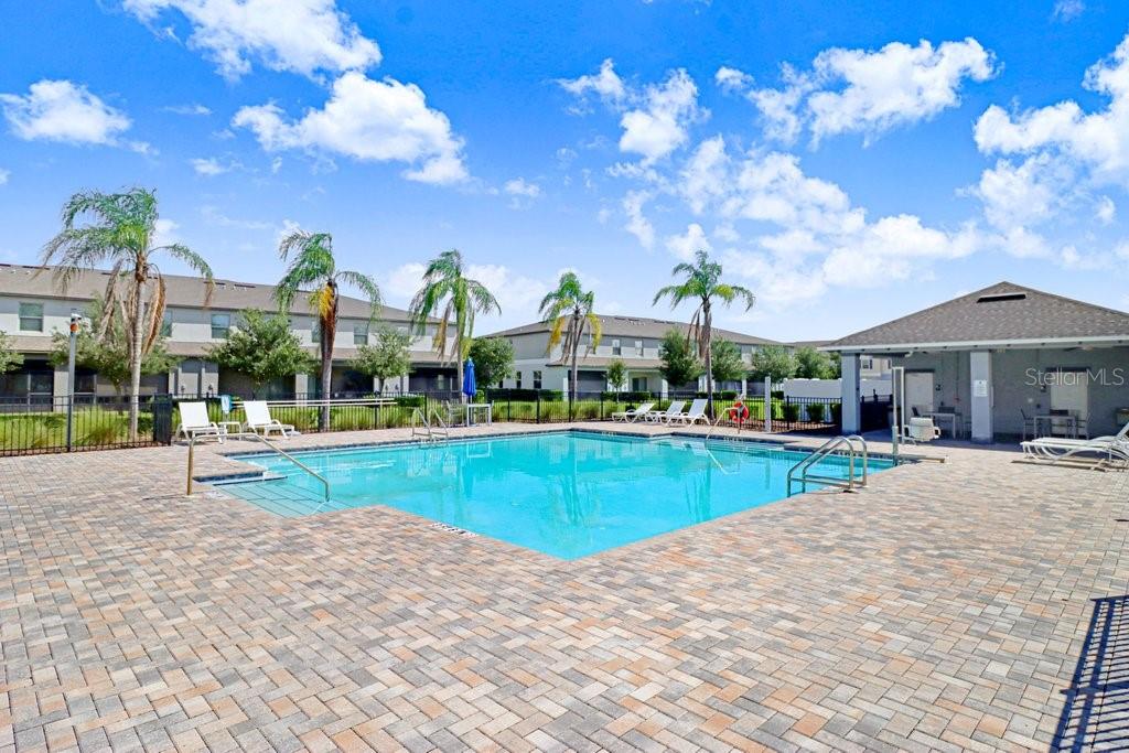 9536 Pembrooke Pines Dr