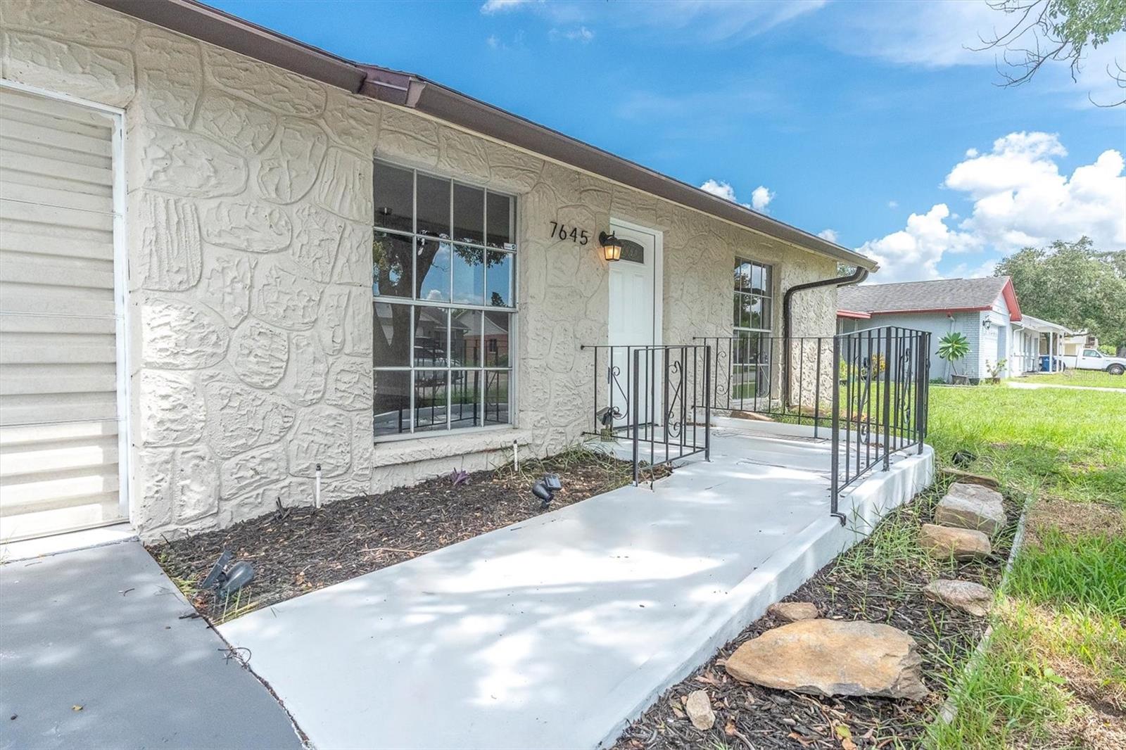 7645 Arlight Dr