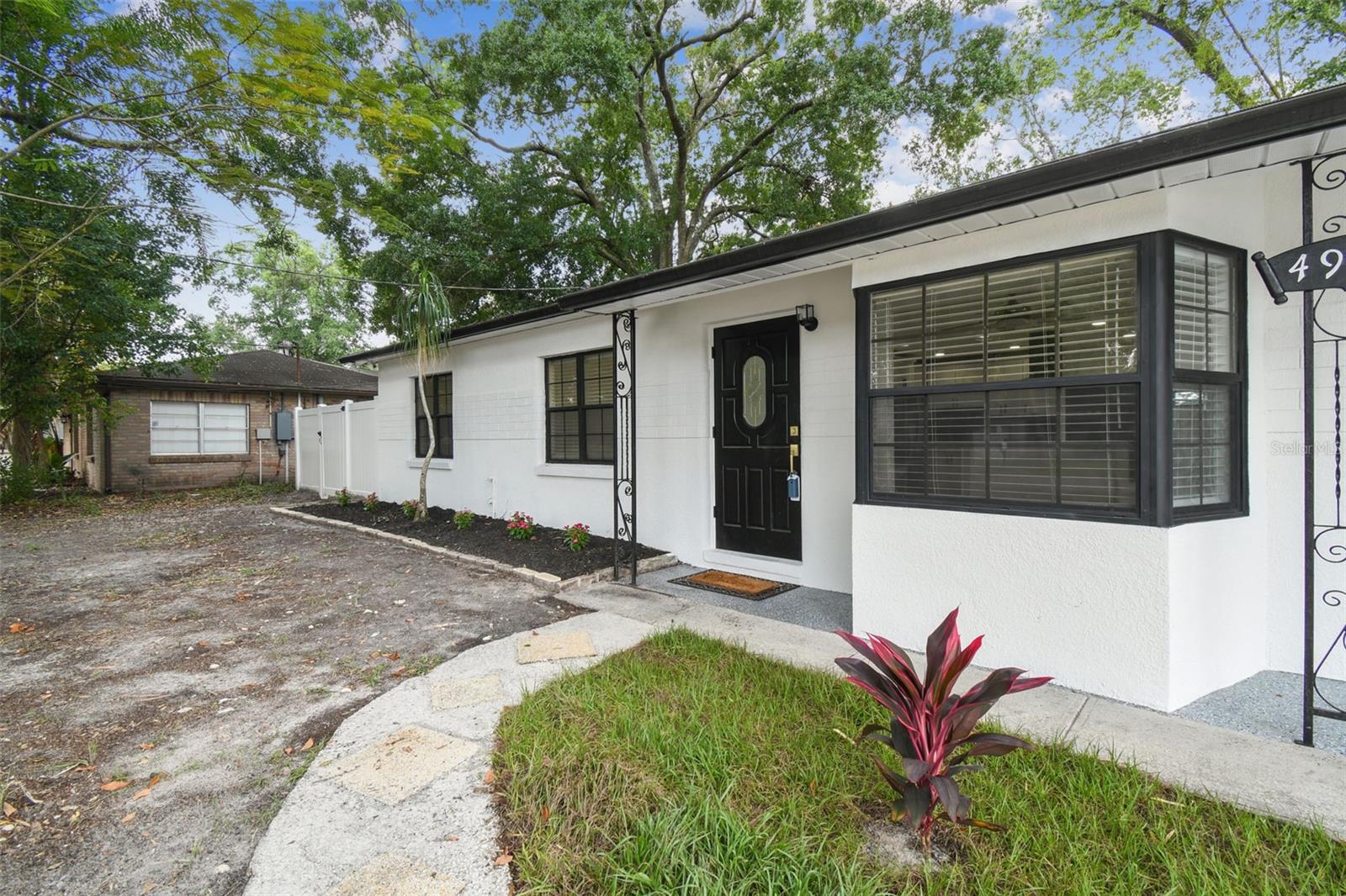 4910 N Darby Ave