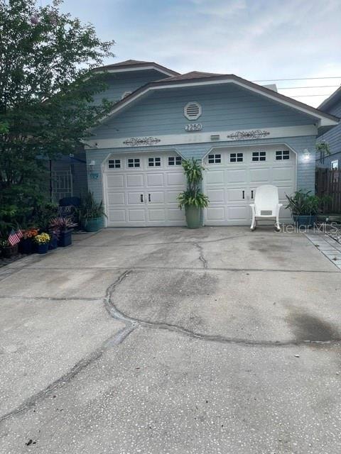 2250 Springwood Cir W