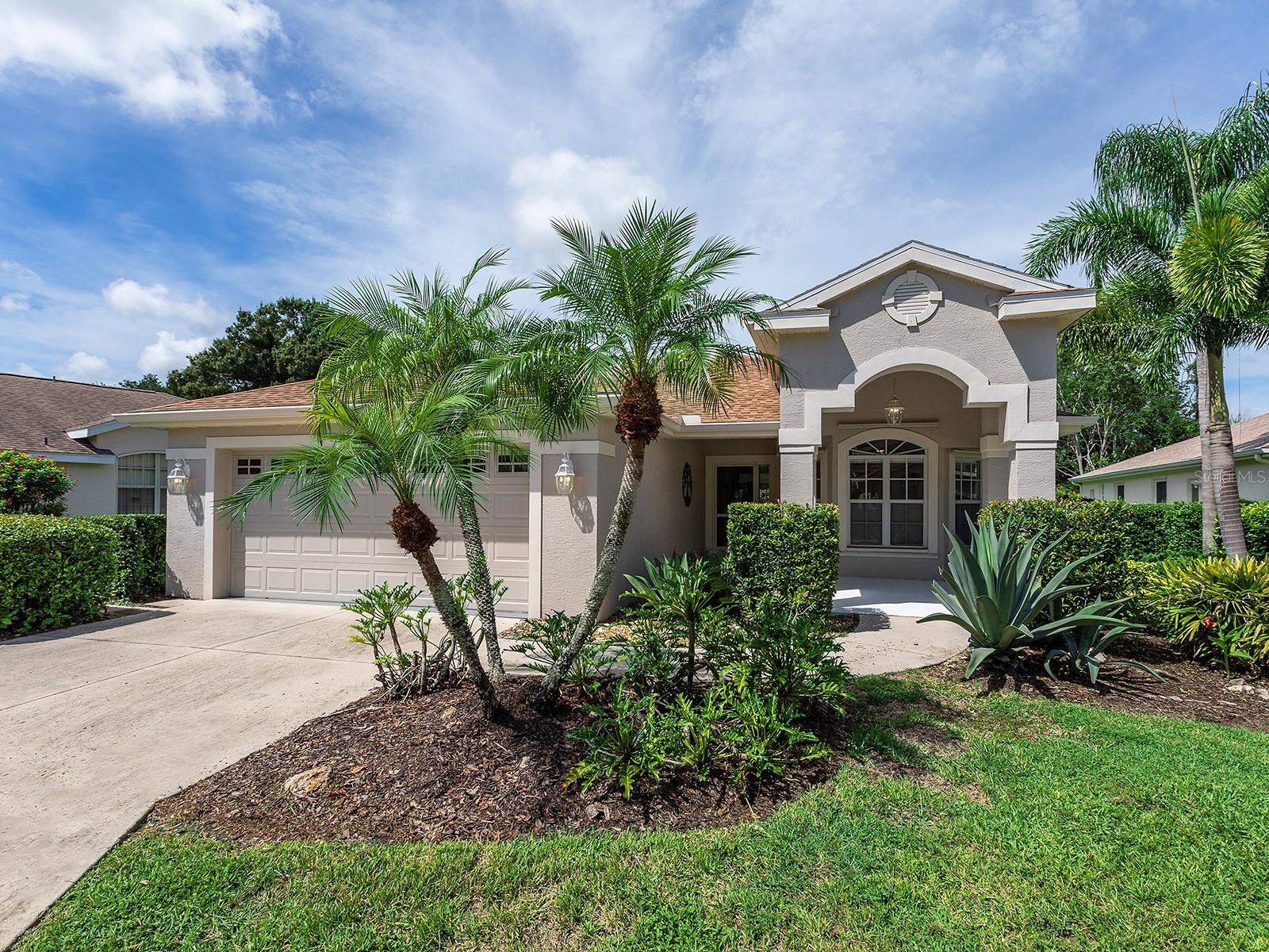 7326 Eleanor Cir photo 1