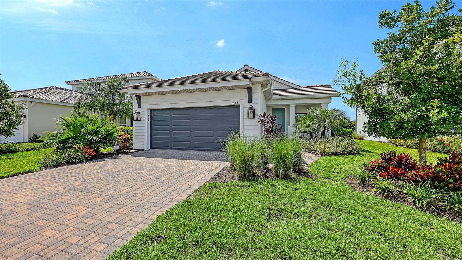 2545 Star Apple Way photo 1