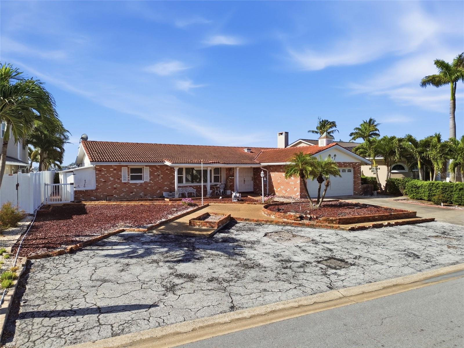 4 Bellevue Dr
