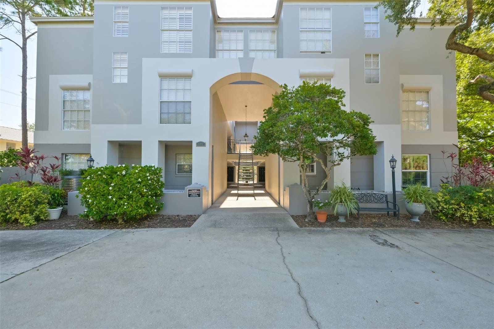 606 S Glen Ave #10