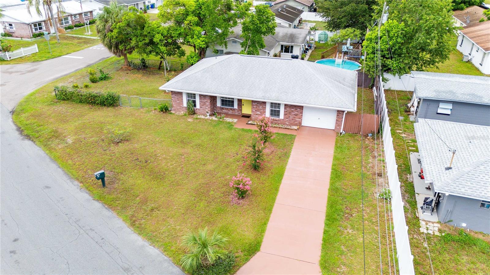 5435 Tangerine Dr