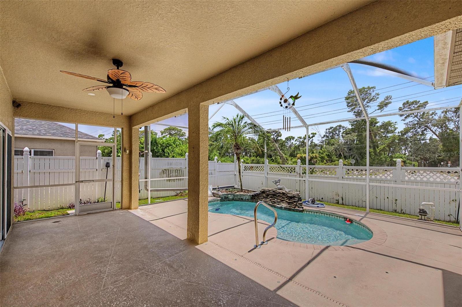 2811 Ravendale Ln