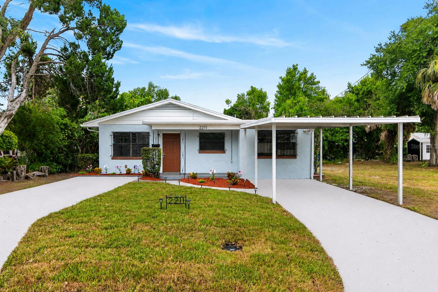 2211 Mallory Ave
