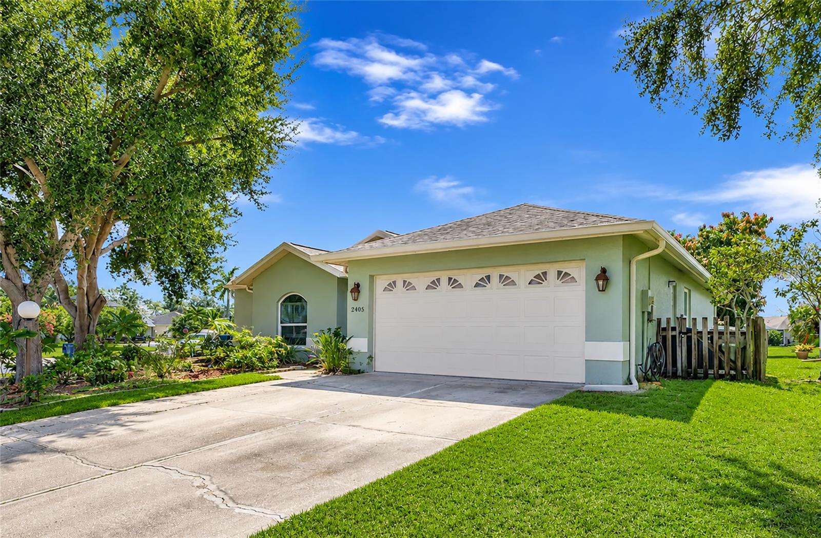 2405 Icecapade Dr