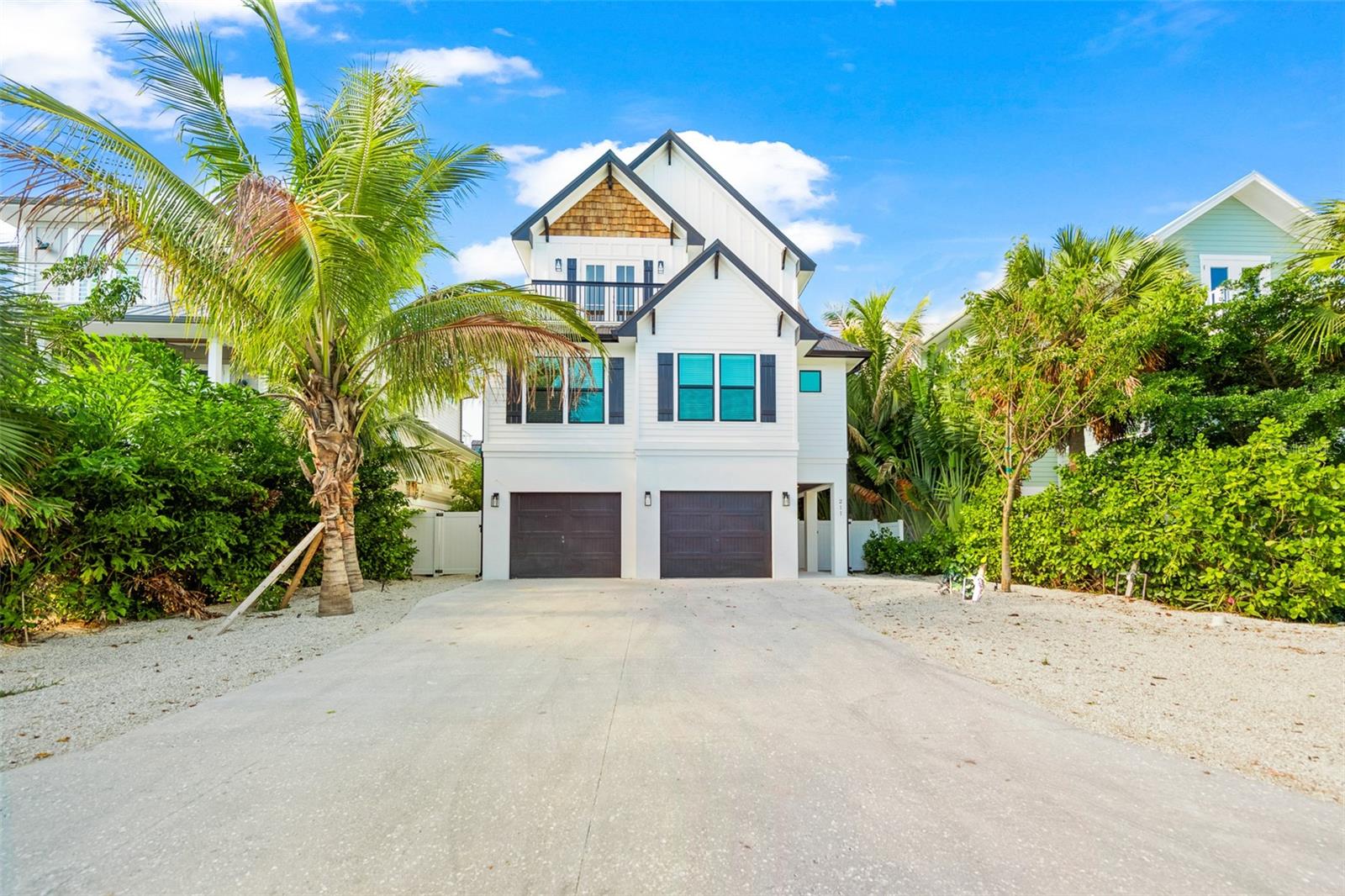 211 Grant Dr