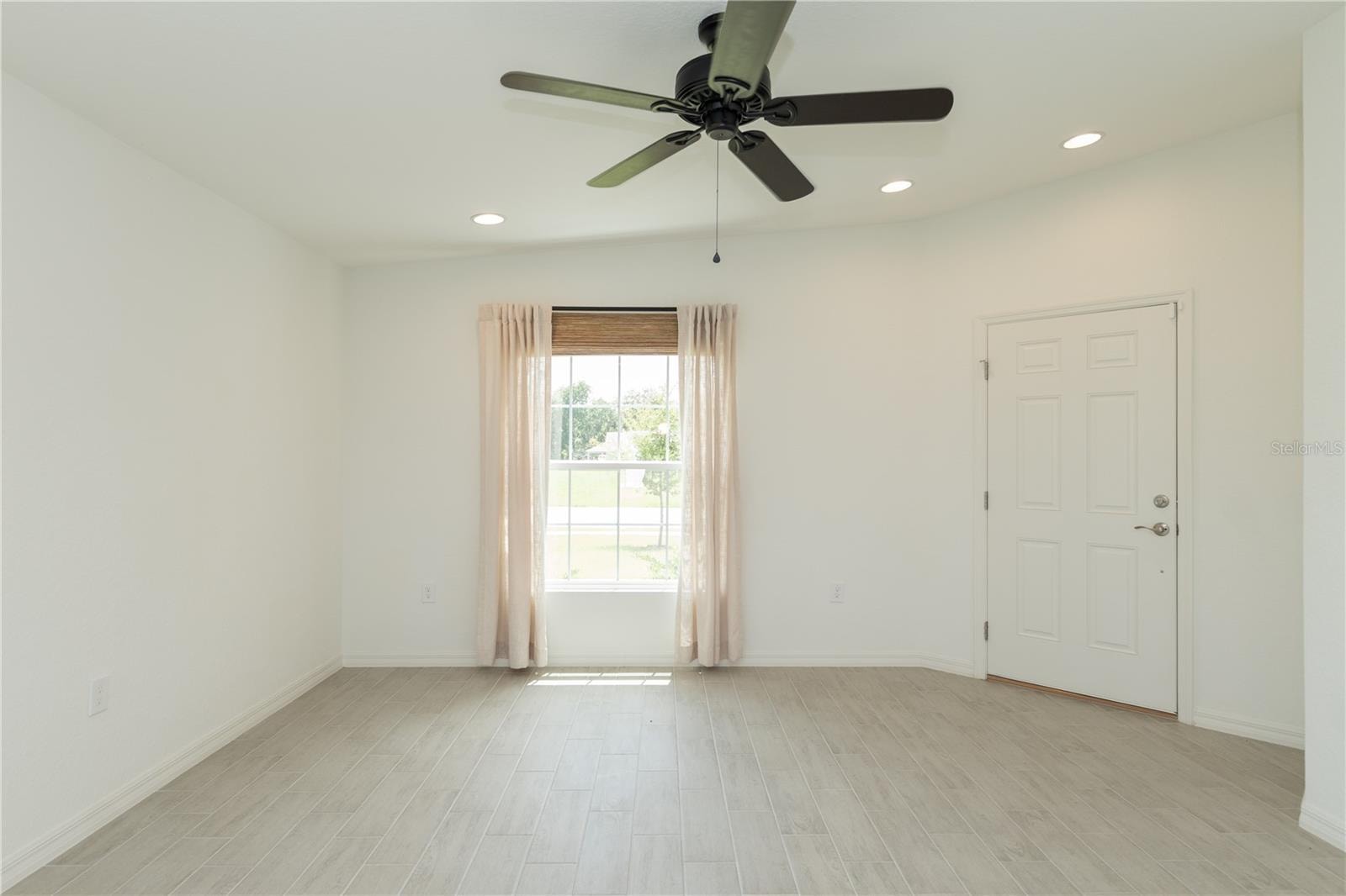 3512 Elliott Pl