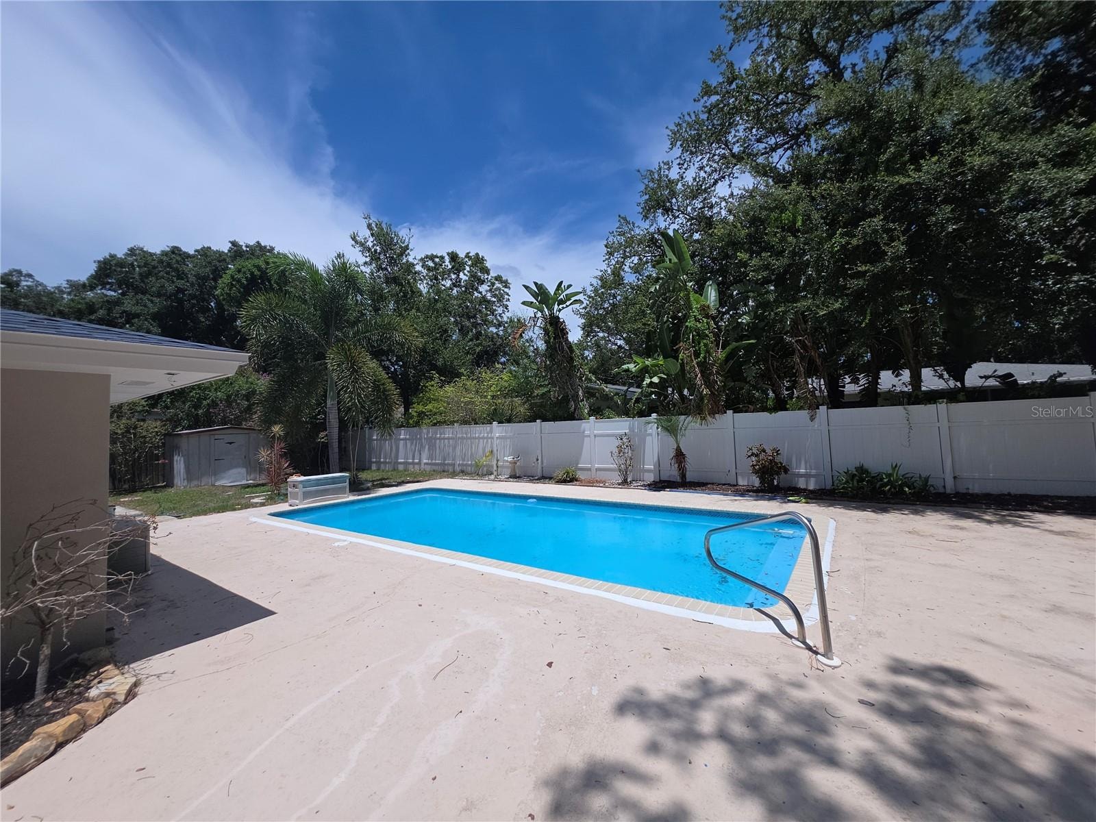 63 Oakwood Dr
