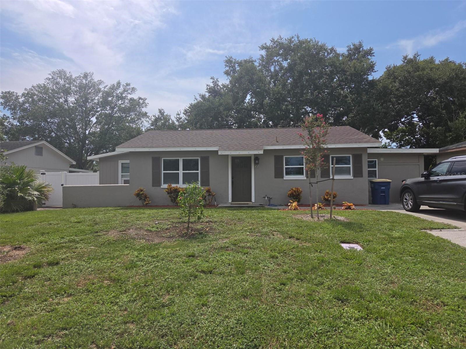 20 S Saturn Ave