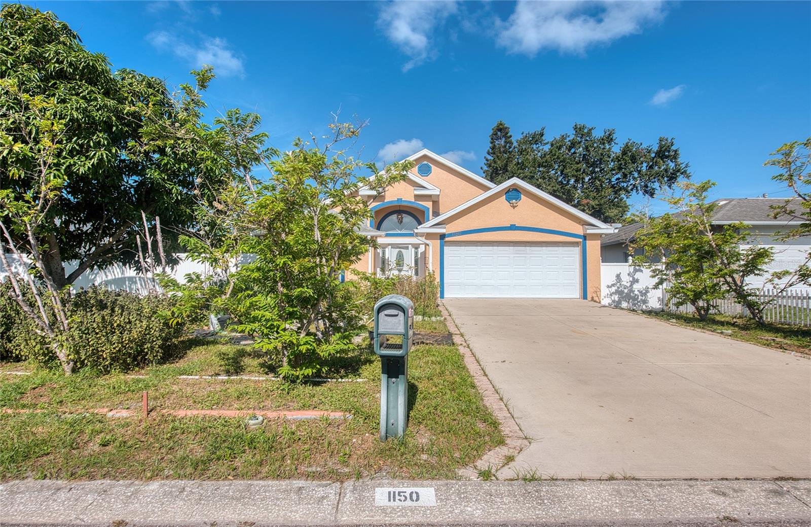 1150 Oakwood Dr