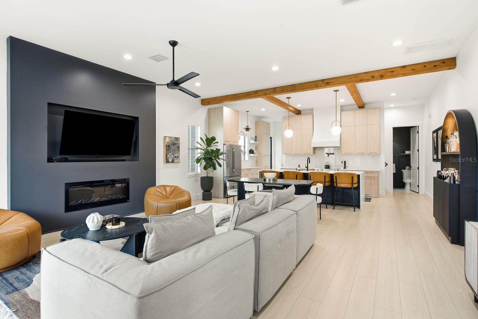 501 W Warren Ave #2