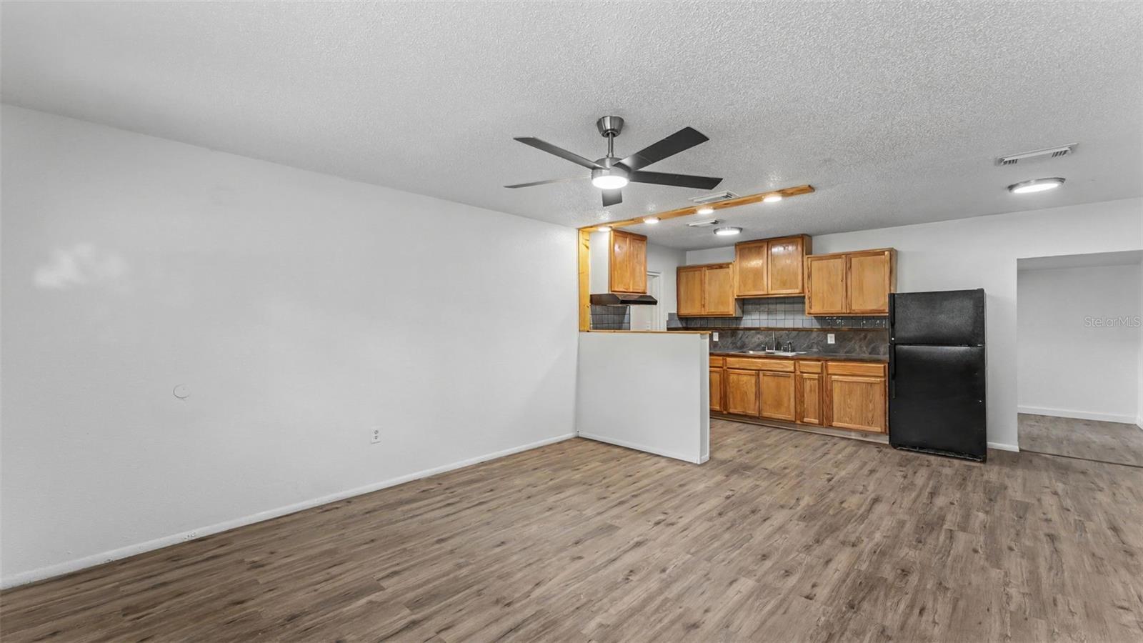 5039 Layton Ln