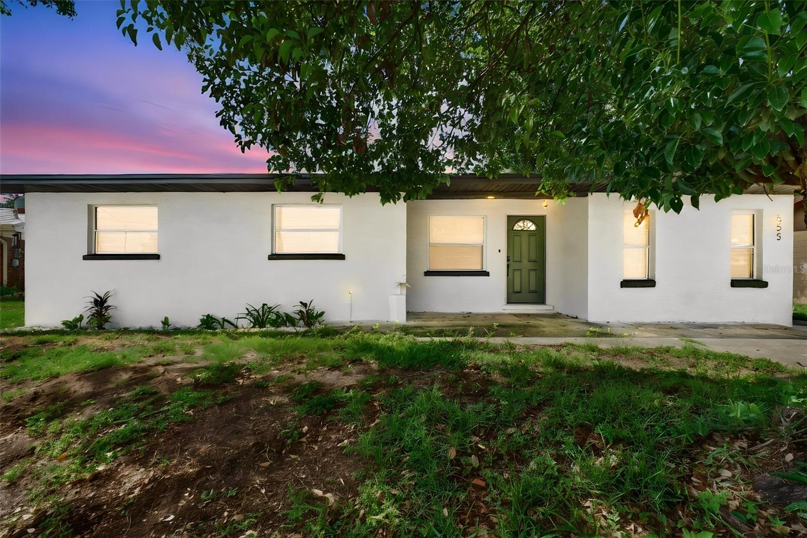 655 Travis CT