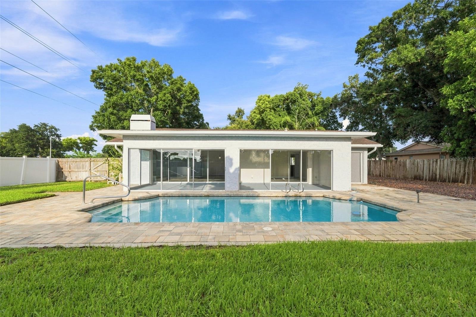 3276 Fox Hill Dr